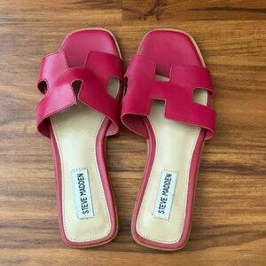 Steve Madden Fuchsia Slide Sandals